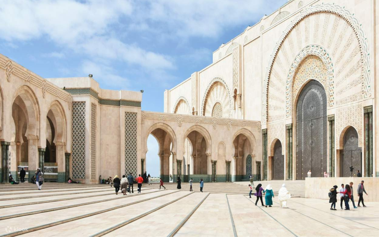 Transport Touristique Casablanca pour visites, excursions et circuits privés au Maroc